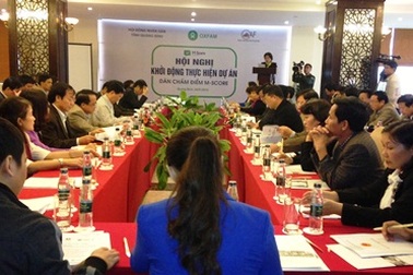 Dân “chấm điểm” cán bộ qua điện thoại