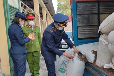 1,8 tấn dược liệu không xuất xứ tuồn vào Lào Cai bị thu giữ