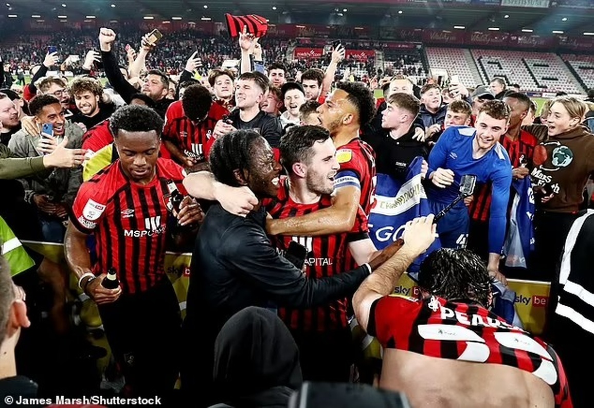 Bournemouth theo chân Fulham trở lại đấu trường Premier League - 8 Bournemouth theo chân Fulham trở lại đấu trường Premier League - 8