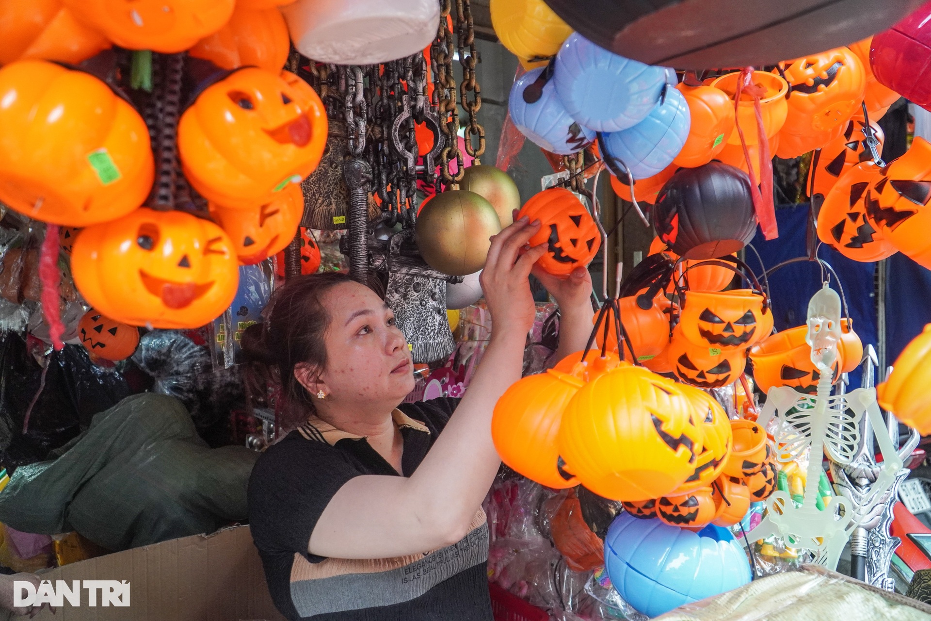 Không khí Halloween ngập tràn đường phố TPHCM - 4 Không khí Halloween ngập tràn đường phố TPHCM - 4