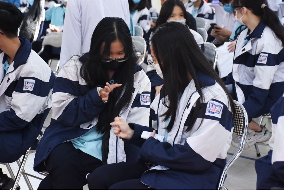 Bắt đầu tiêm vaccine phòng Covid-19 cho học sinh THPT tại Hải Phòng - 3 Bắt đầu tiêm vaccine phòng Covid-19 cho học sinh THPT tại Hải Phòng - 3