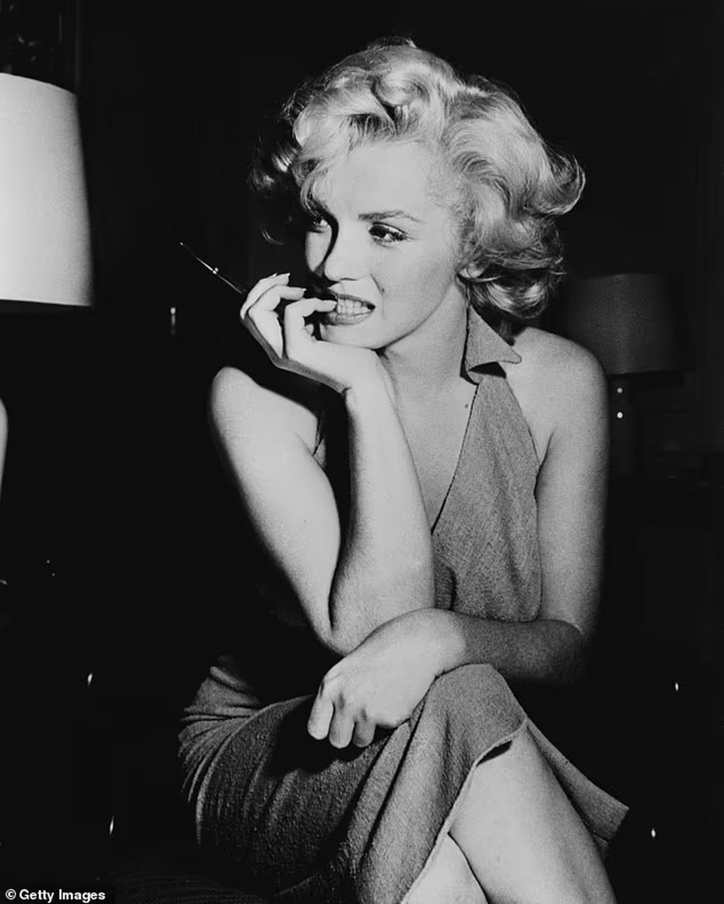 Marilyn Monroe qua đời trong nghèo khó, không đủ tiền tổ chức lễ tang - 3 Marilyn Monroe qua đời trong nghèo khó, không đủ tiền tổ chức lễ tang - 3