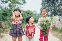 Làng quê yên bình qua ống kính của nữ thiết kế  bỏ phố về quê "bán cá"