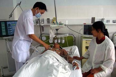 Một ngư dân hôn mê sâu sau khi ăn ốc biển