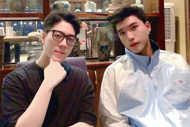 Nhà sản xuất âm nhạc 24 tuổi điển trai, có gu thời trang sành điệu