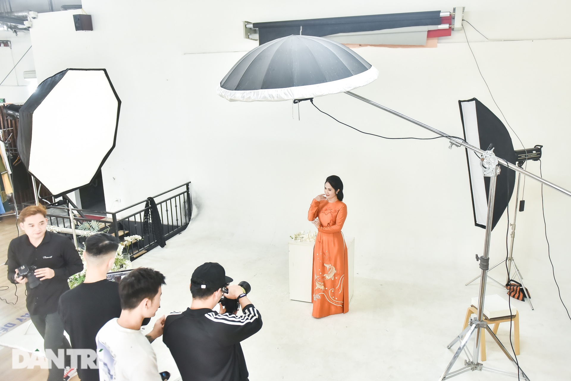Một ngày làm giảng viên đại học của diễn viên Nguyệt Hằng - 11 Một ngày làm giảng viên đại học của diễn viên Nguyệt Hằng - 11