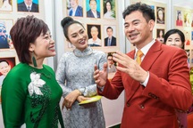 Quốc Khánh cười tít mắt, Xuân Bắc hạnh phúc khi nhận danh hiệu NSND