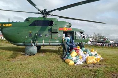 Quân đội huy động 44.850 cán bộ, chiến sĩ cùng 6 máy bay hỗ trợ vùng lũ