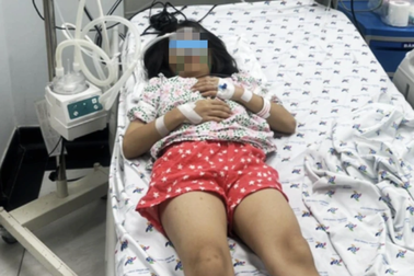 Trẻ liên tục ngạt nước ở hồ bơi: Sai lầm làm mất thời gian vàng cứu não