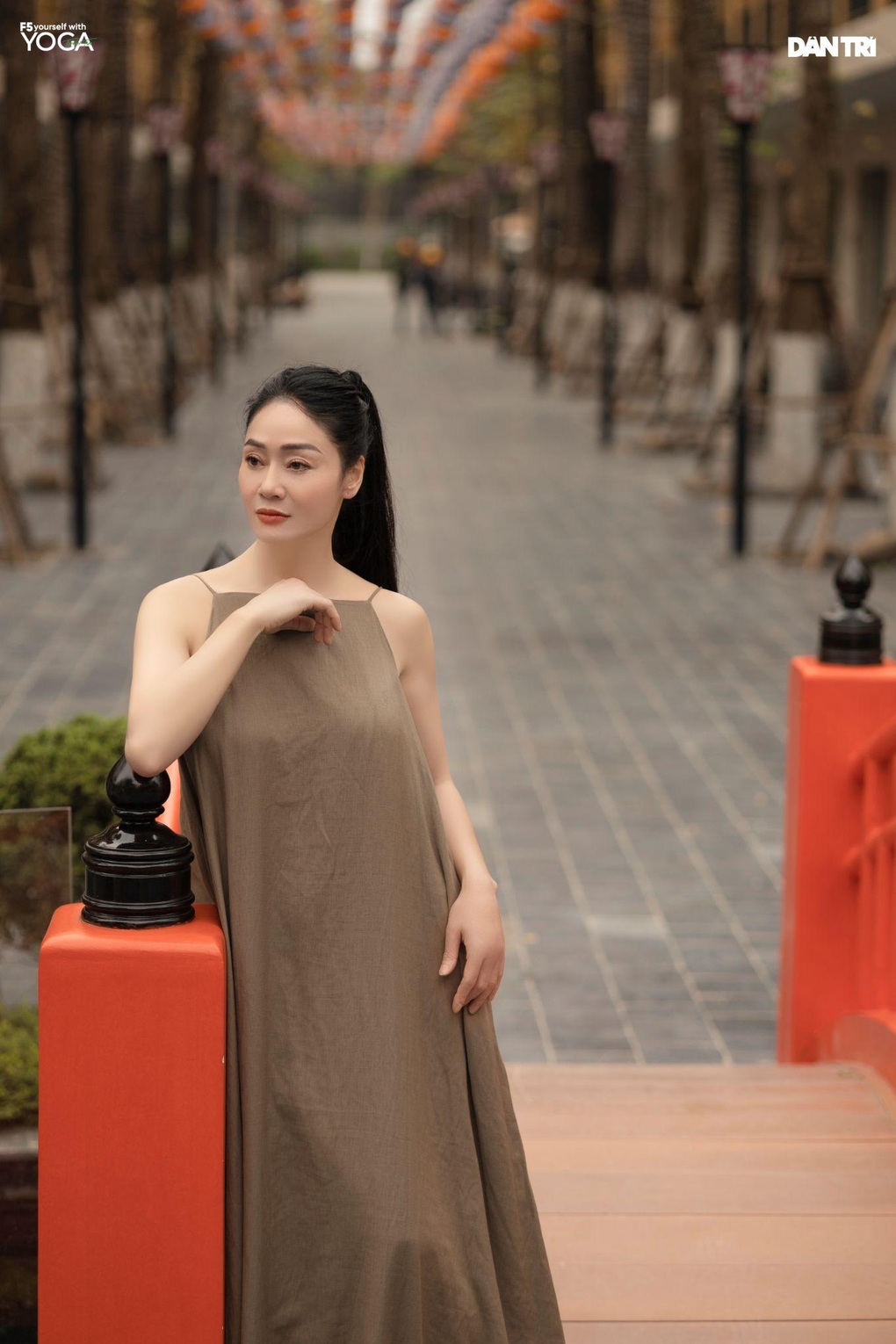 Quách Thu Phương trẻ đẹp khó tin ở tuổi 46 nhờ chăm tập yoga - 10 Quách Thu Phương trẻ đẹp khó tin ở tuổi 46 nhờ chăm tập yoga - 10