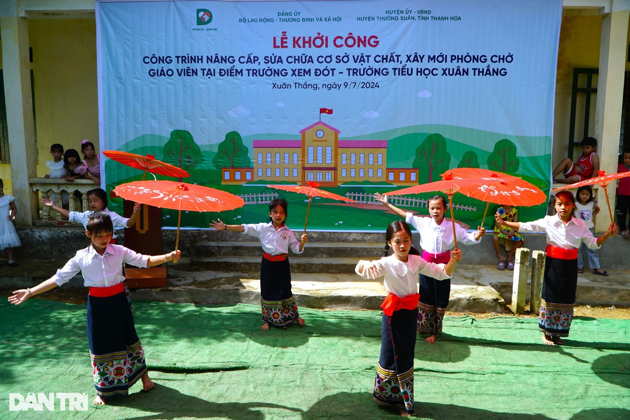 View - Thêm ngôi trường Dân trí giúp học sinh vùng cao Thanh Hóa an tâm đến trường | Báo Dân trí