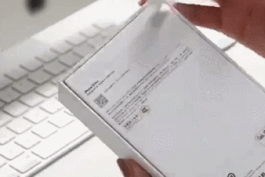 Lộ video mở hộp iPhone 16 Pro Max màu mới trước giờ sản phẩm ra mắt