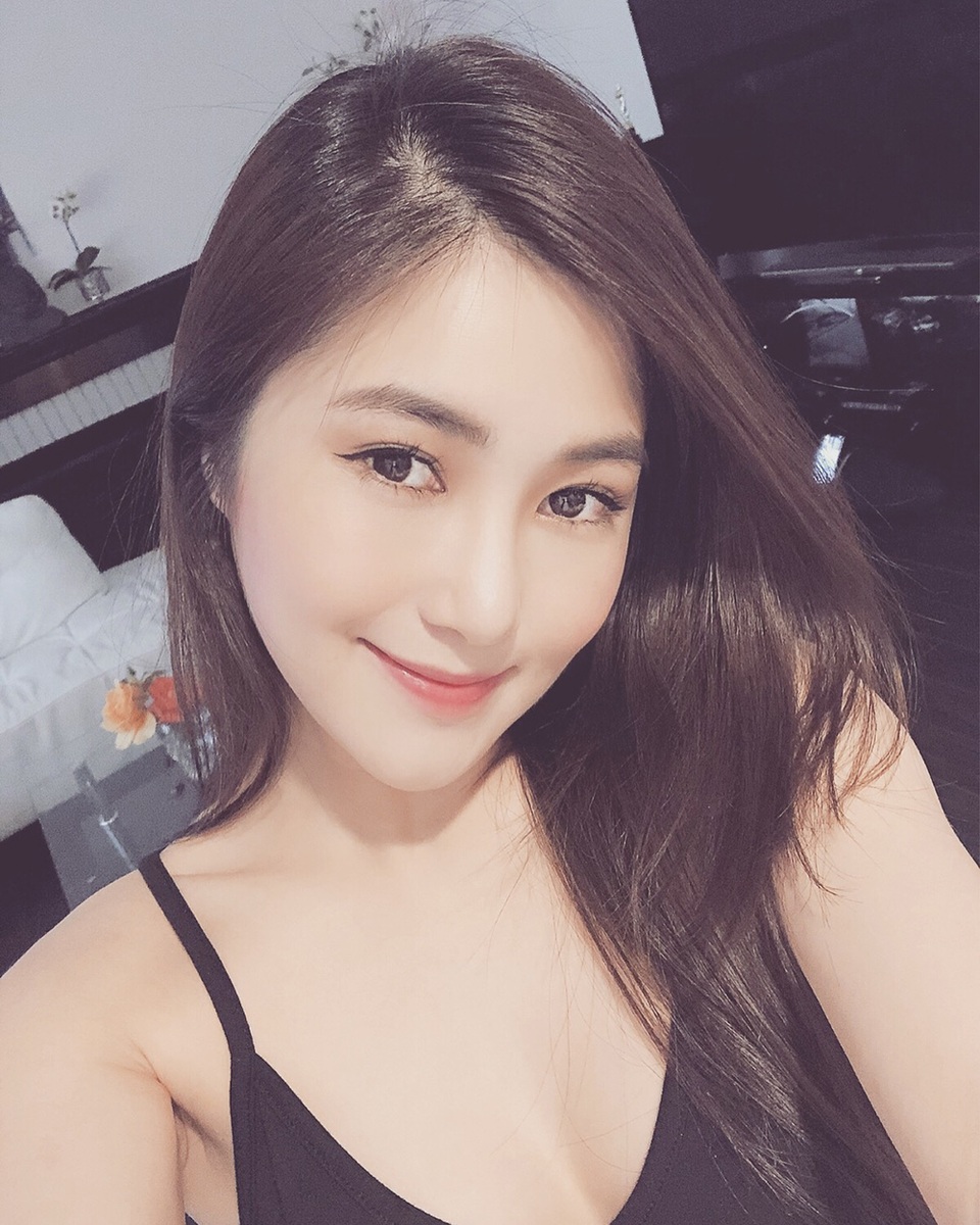 Hương Tràm bất ngờ về Việt Nam ăn Tết, bác tin đồn sang Mỹ sinh con - 3