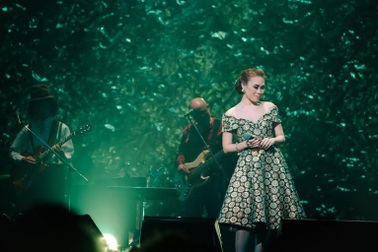 Ca sĩ Mỹ Tâm làm nóng trận đội tuyển Việt Nam-Man City