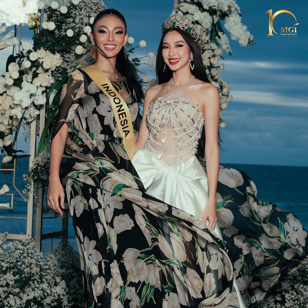 Thiên Ân, Thùy Tiên chung khung hình tại Miss Grand International 2022 - 6 Thiên Ân, Thùy Tiên chung khung hình tại Miss Grand International 2022 - 6