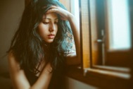 Cô giúp việc 28 tuổi tự ti cảnh "gái ế" muốn lấy đại chồng già cho xong