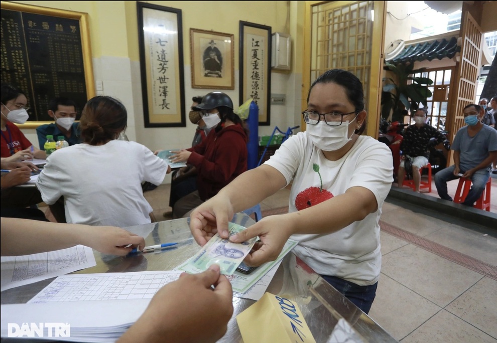 Bộ trưởng Lao động nói về tình trạng phát nhầm, nhận nhầm tiền hỗ trợ - 2 Bộ trưởng Lao động nói về tình trạng phát nhầm, nhận nhầm tiền hỗ trợ - 2