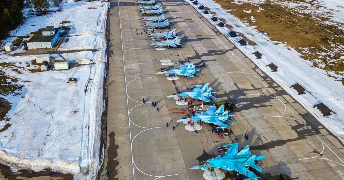 Ukraine tập kích căn cứ Su-34 và MiG-31 của không quân Nga: Cháy nổ dữ dội - Phòng không Nga bị bất ngờ không kịp trở tay, thiệt hại nặng