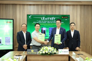V-Green hợp tác Thế Giới Di Động triển khai hơn 2.000 trạm sạc, tủ đổi pin xe điện