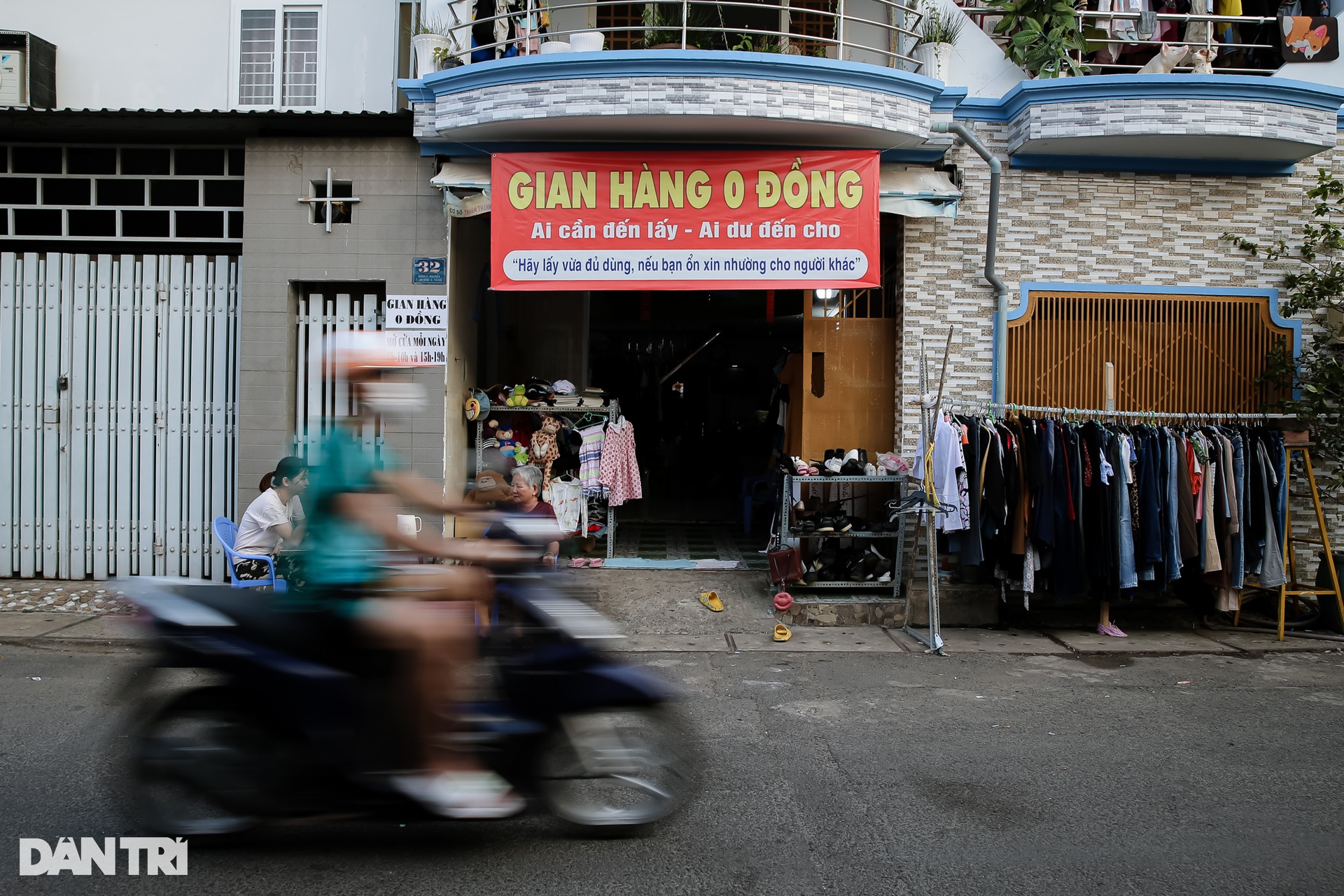 Gian hàng 0 đồng giúp người nghèo shopping thả ga - 14 Gian hàng 0 đồng giúp người nghèo shopping thả ga - 14