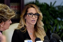 Sao phim người lớn “tố” tỷ phú Trump quấy rối tình dục