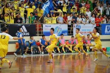 Nguyên Khang, Sỹ Luân tự hào màu cờ sắc áo tại VUG