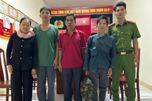 Đi lạc hơn 350km, người đàn ông được công an giúp đỡ trở về nhà