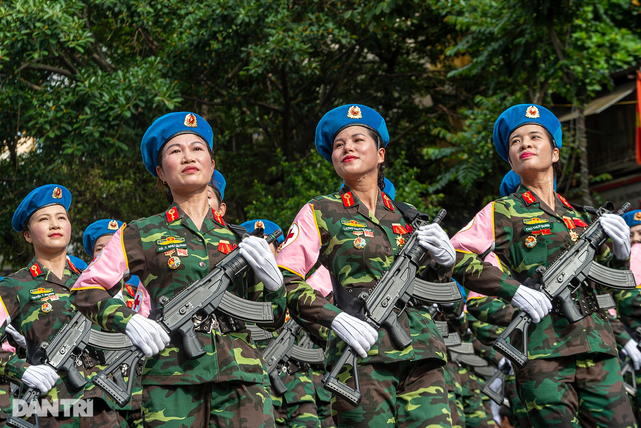 Ngắm Lễ diễu binh hùng tráng, rộn ràng đường phố Thủ đô dịp Quốc khánh 2015 - 27 Ngắm Lễ diễu binh hùng tráng, rộn ràng đường phố Thủ đô dịp Quốc khánh 2015 - 27
