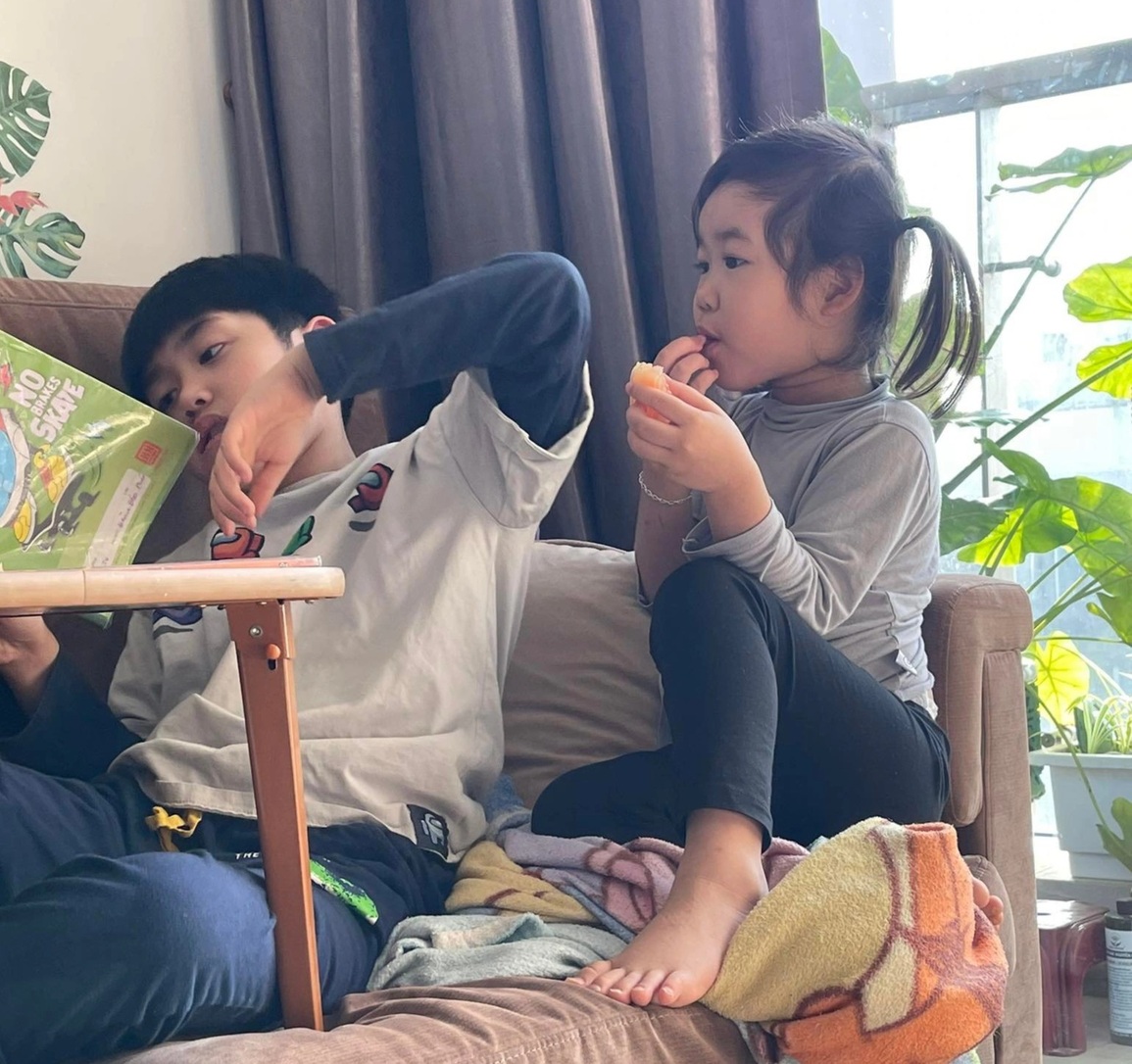 Hà Nội: Phụ huynh trẻ mầm non mong mỏi ngày con được đến trường - 1 Hà Nội: Phụ huynh trẻ mầm non mong mỏi ngày con được đến trường - 1