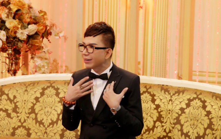 ឡុង ញ៉ាញ់ រៀបរាប់ពីកាលនៅក្រ ញ៉ាំបាយនៅផ្ទះស៊ិចស៊ី អ៊ី ផុង - ១ Long Nhật kể thời nghèo khổ, ăn ké cơm nhà biểu tượng gợi cảm Y Phụng - 1