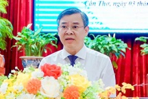 Ông Trương Cảnh Tuyên giữ chức Chủ tịch UBND TP Cần Thơ