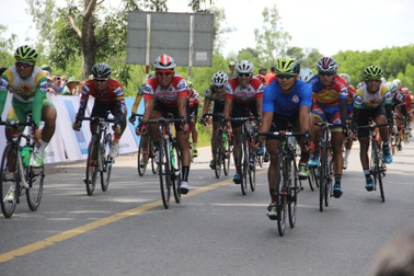 Giải đua xe đạp về Trường Sơn: Hành trình về “đất lửa” Quảng Trị