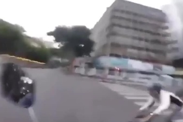 “Nín thở” xem CSHS truy đuổi bắt gọn 2 tên cướp ở trung tâm Sài Gòn