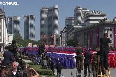 Dàn phương tiện quân sự phô diễn sức mạnh tại lễ duyệt binh Triều Tiên