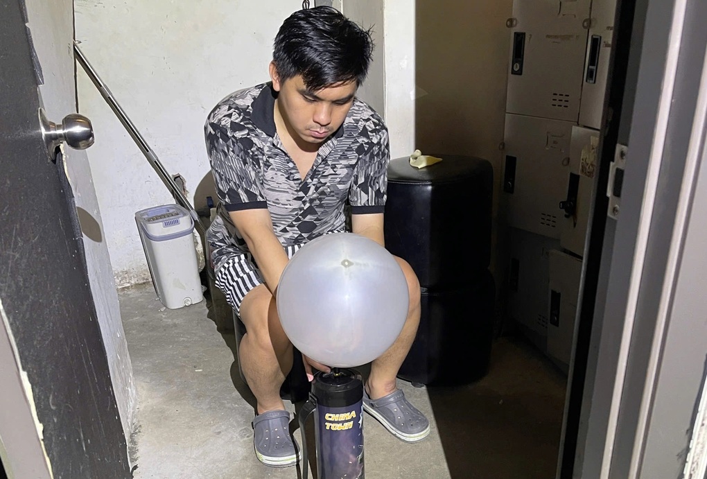 Chủ quán bar Destiny cùng 3 nhân viên bị bắt ở TPHCM - 2 Chủ quán bar Destiny cùng 3 nhân viên bị bắt ở TPHCM - 2