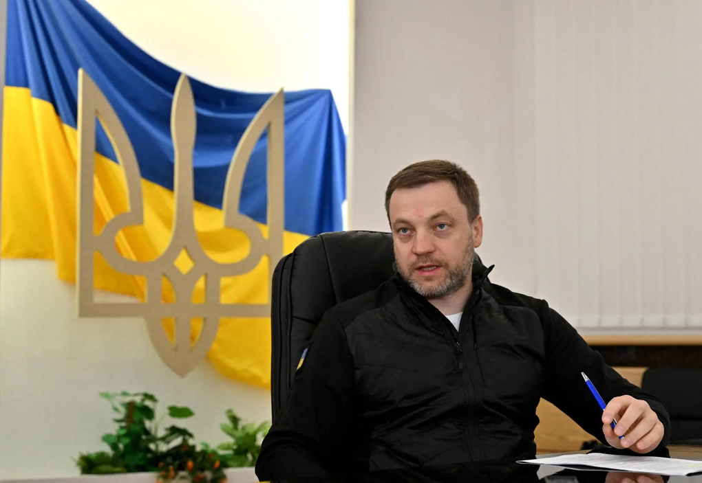 Nhân chứng kể khoảnh khắc rơi trực thăng khiến Bộ trưởng Ukraine thiệt mạng - 2 Nhân chứng kể khoảnh khắc rơi trực thăng khiến Bộ trưởng Ukraine thiệt mạng - 2