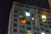 Cháy căn hộ chung cư ở TPHCM, nghi do sạc điện thoại qua đêm