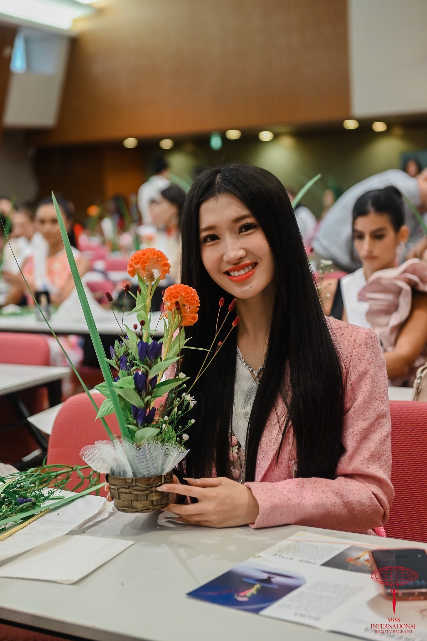 フオン・ニー、ミス・インターナショナル2023-7コンテストで得票トップに