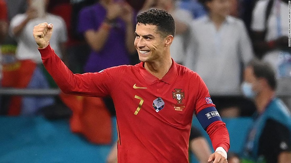 C.Ronaldo nói gì sau khi phá hàng loạt kỷ lục của bóng đá thế giới - 1 C.Ronaldo nói gì sau khi phá hàng loạt kỷ lục của bóng đá thế giới - 1