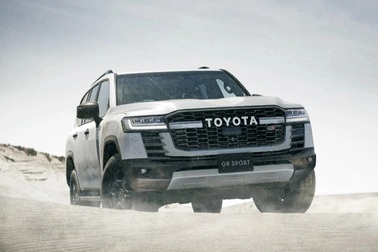 Khách đặt mua xe Land Cruiser mới có thể phải chờ... 4 năm