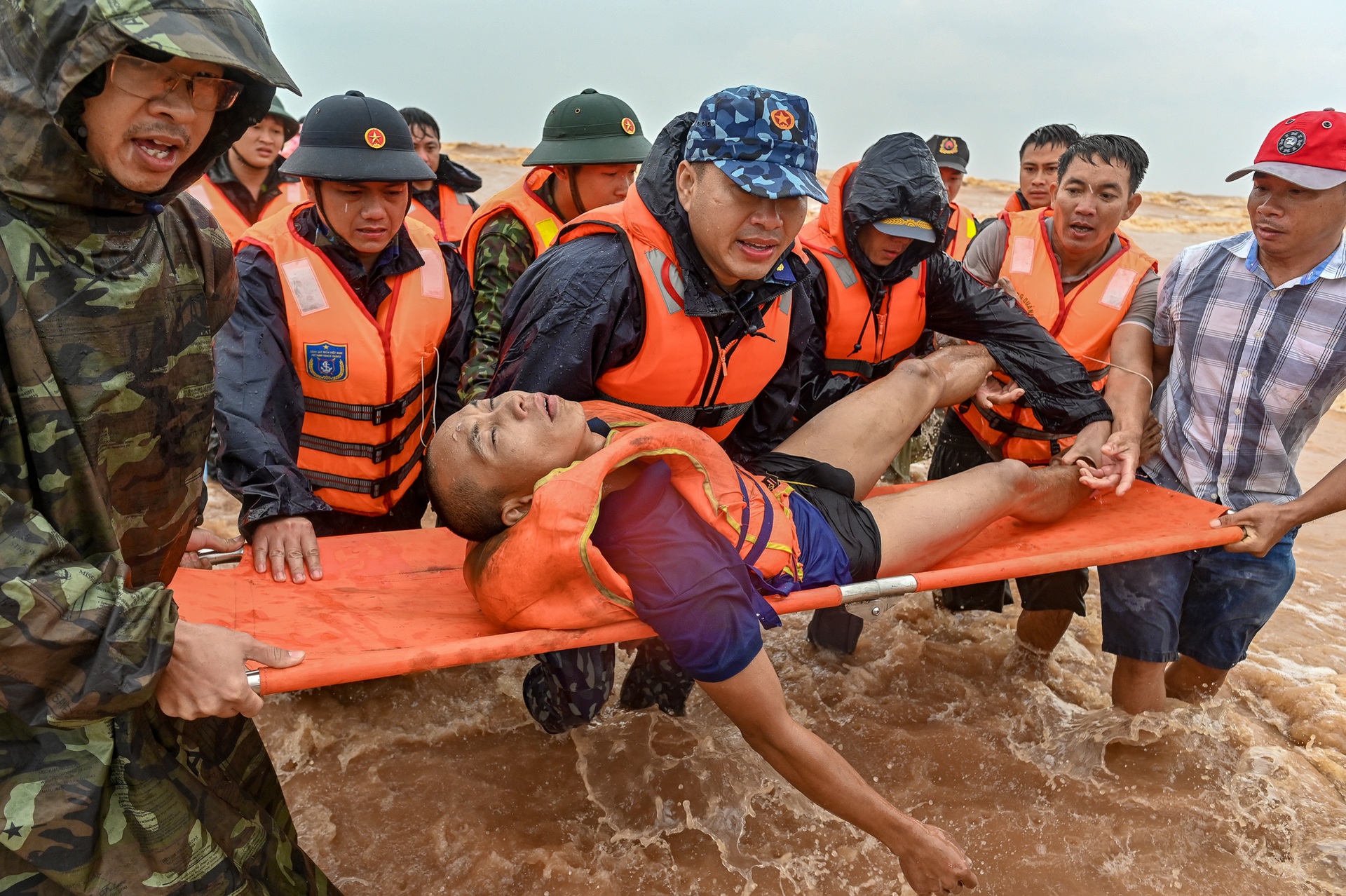 Bộ ảnh chữa cháy cảng cá ở Đà Nẵng giành giải Nhất cuộc thi Ảnh PCCCCNCH - 9