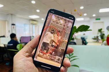 Bắt khẩn cấp kẻ chém người trên phố đi bộ ở TPHCM