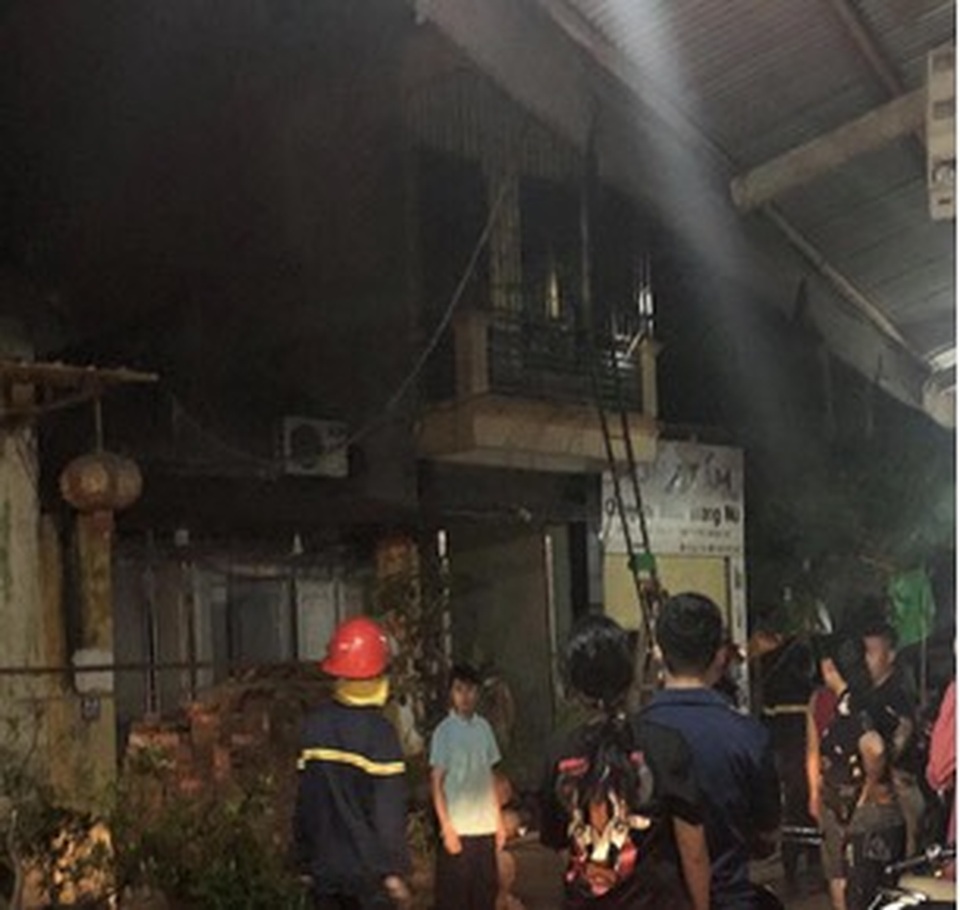 Hai công nhân ngành điện lực miền Bắc dũng cảm cứu người - 2 Hai công nhân ngành điện lực miền Bắc dũng cảm cứu người - 2