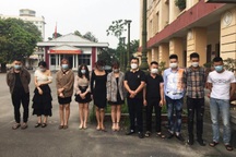 10 thanh niên bay lắc trong quán karaoke "đèn mờ"