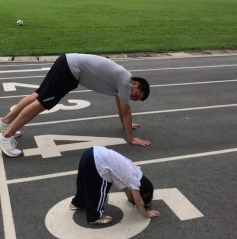 Loạt khoảnh khắc đáng yêu của Trường Giang bên con gái - 4 Loạt khoảnh khắc đáng yêu của Trường Giang bên con gái - 4