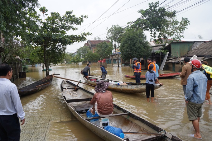 Thừa Thiên Huế: 4 người thương vong do hoàn lưu bão số 12 - Ảnh 2.