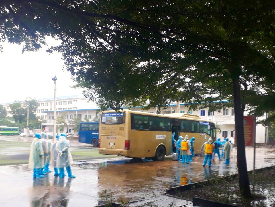 Đón 343 công dân Việt Nam trở về từ Hàn Quốc - 1 Đón 343 công dân Việt Nam trở về từ Hàn Quốc - 1