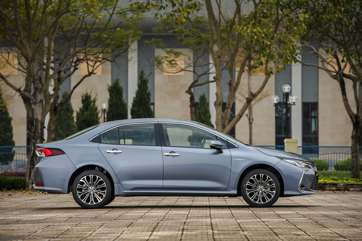 Corolla Altis bản 2022 có động cơ hybrid, giá cao nhất 868 triệu đồng - 6 Corolla Altis bản 2022 có động cơ hybrid, giá cao nhất 868 triệu đồng - 6