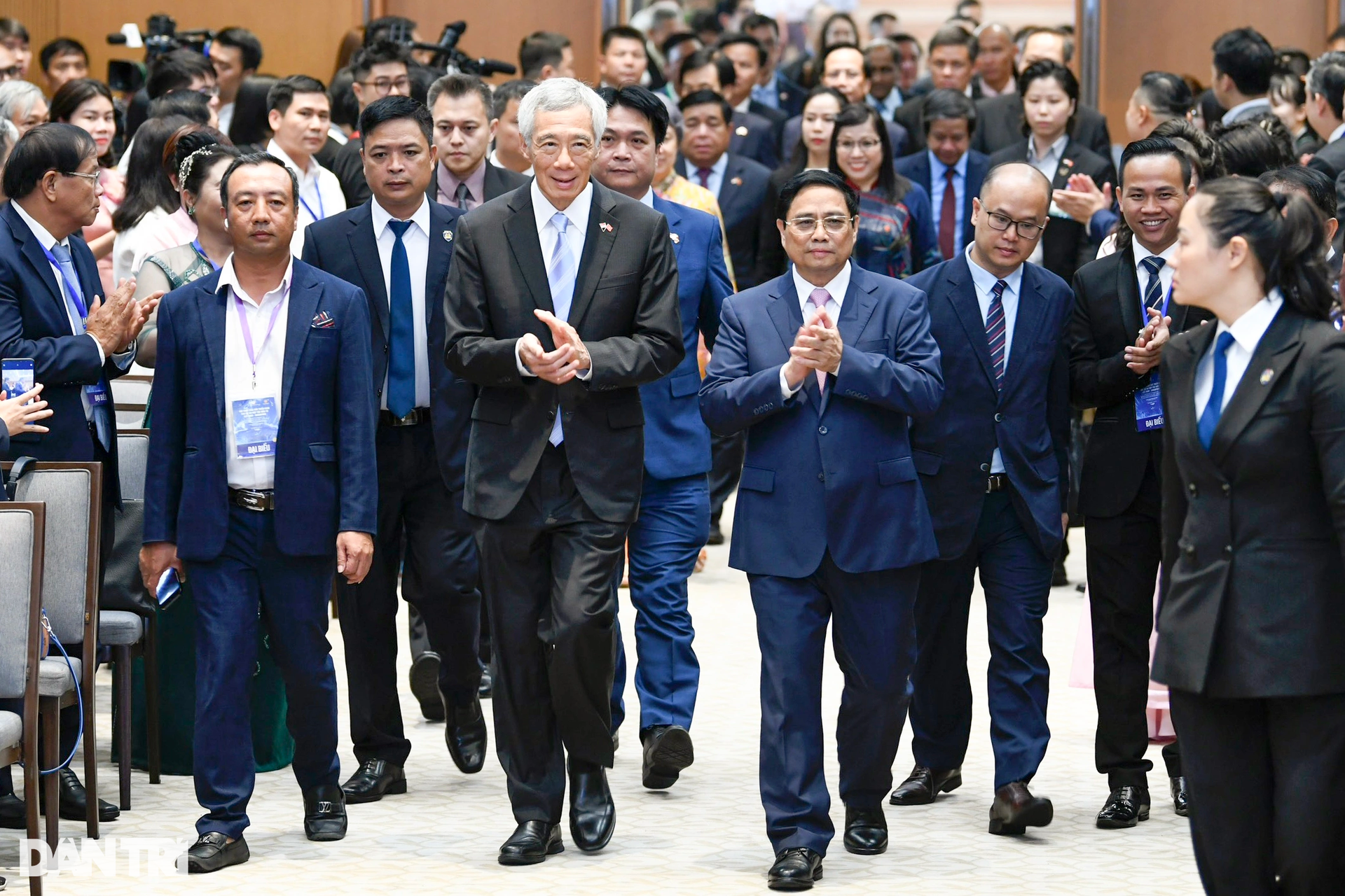 Thủ tướng Việt Nam và Singapore gặp gỡ, đối thoại cùng thanh niên 2 nước - 1 Thủ tướng Việt Nam và Singapore gặp gỡ, đối thoại cùng thanh niên 2 nước - 1