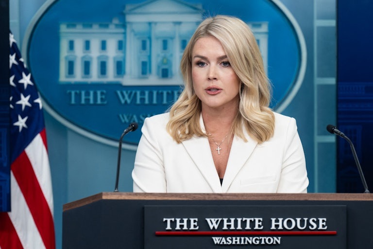 Nhà Trắng ra tối hậu thư với Nga sau cảnh báo của ông Trump - 1